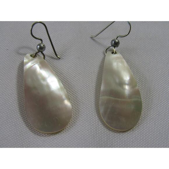 Mother of Pearl Dangly Earrings 2" Boho Retro Whimsycal Y2K Shell Novelty Artsy - Picture 5 of 6